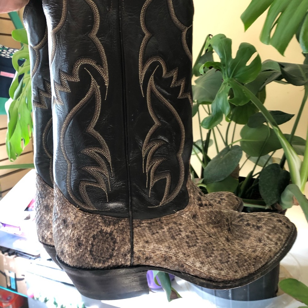 Vtg Real SNAKE boots